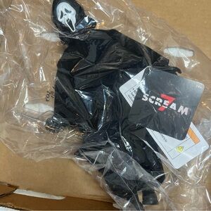 Scream 7 Ghostface plush doll talks phrases